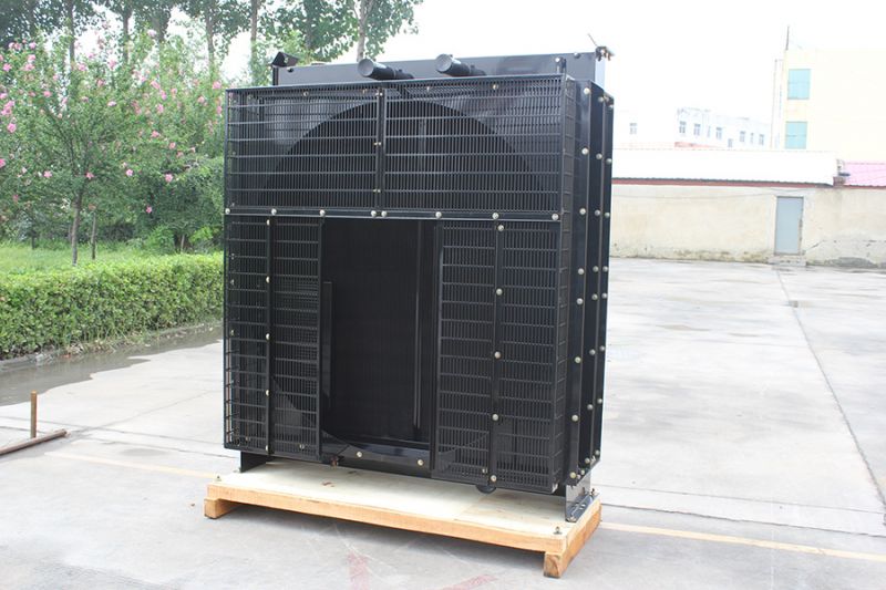 發動機散熱器作用是什么